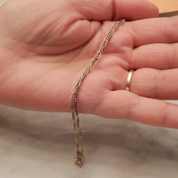 10 K Yellow Gold Figaro Chain - Picture 4 of 4